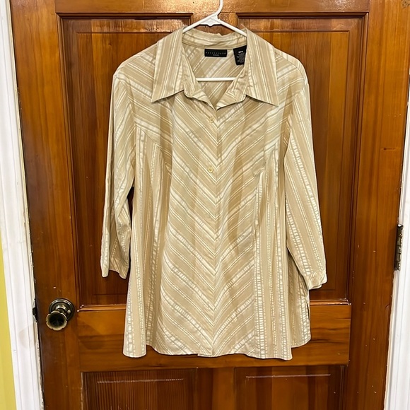 Plus Size Apostrophe Woman Size 22W Beige  & White Striped Button Down - Picture 1 of 8